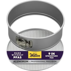 Wilton Aluminum Springform Cake Pan, Leak-Resistant Bakeware for Cheesecakes, Durable, Even Heating, Rust-Resistant, Easy Release, 9 in., Package May Vary(9)