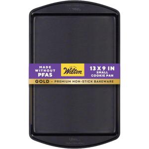 Wilton Gold Premium Non-Stick Warp-Resistant Bakeware, Made without PFAs, Medium Cookie Sheet, 15.25 x 10.25 in, Packaging May Vary(13 x 9 in. (Pack of 1))