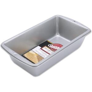 Wilton Loaf Tin, Large, Recipe Right, Non Stick, 23.5cm x 13.3cm (9.25in x 5.25in), Steel(Large 9.25 x 9.25 in.  1 Pack)