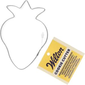 Wilton Metal Cookie Cutter, 3-Inch, Apple(Strawberry)